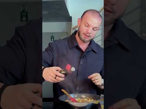 🥢 Stir Fry cu Orez și Tofu în Stil Asiatic 🍚🥦