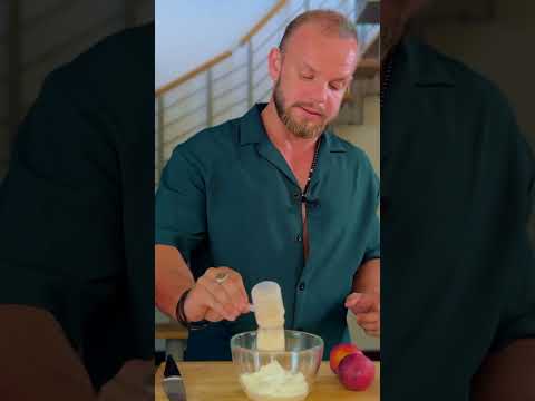 Iaurt Grecesc cu Whey și Fructe Proaspete: Gustare Delicioasă și Sănătoasă! 🍓🥣