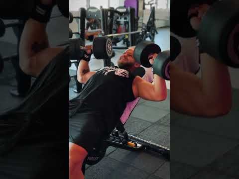Încearcă aceste 7 exerciții pentru piept!