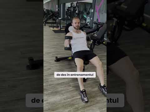 Ciocane cu spatele pe banca