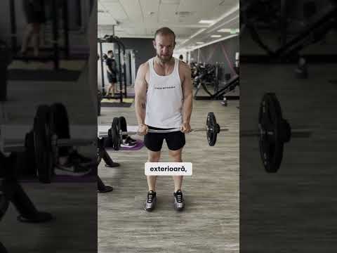 Flexii inverse cu bara Z pentru biceps și antebrat.